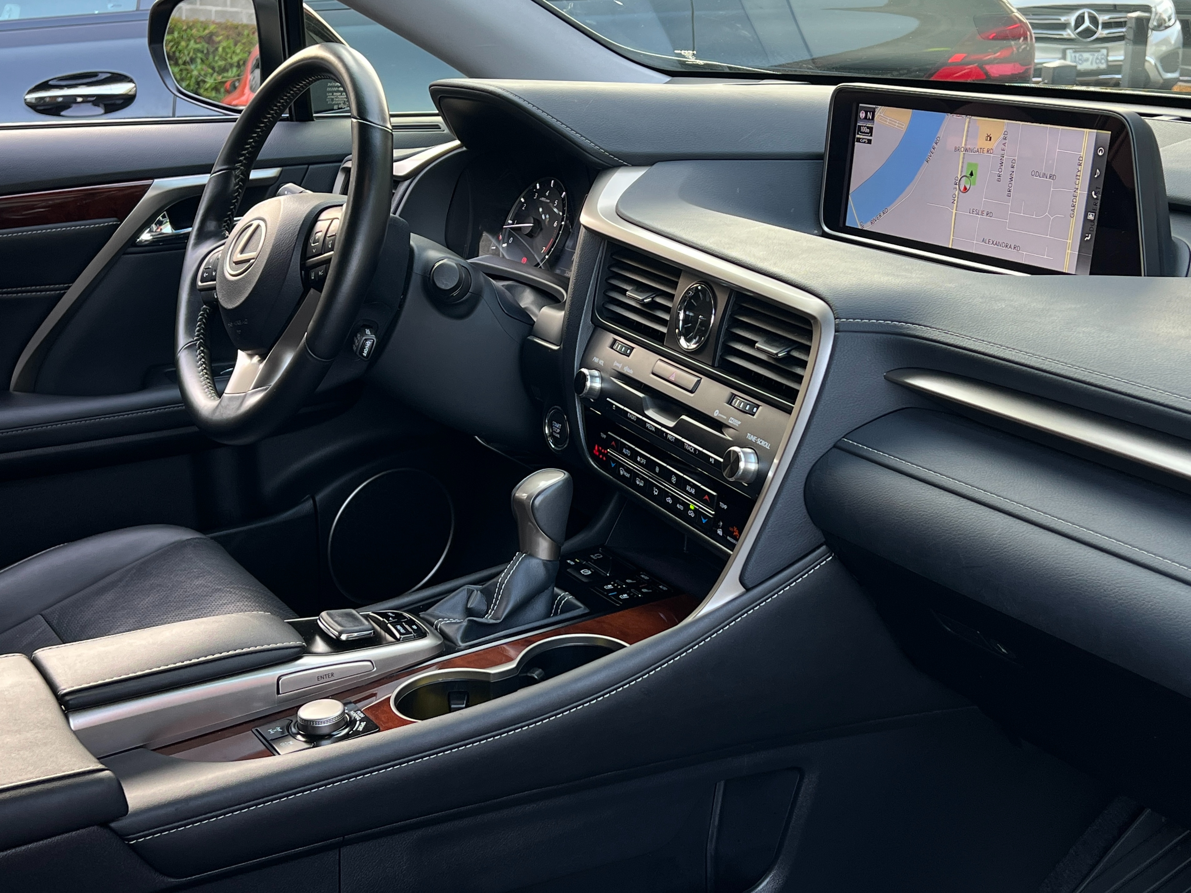2018 Lexus RX350L | No accident  - Image 10